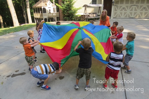 Parachute basics: the hello game by Teach Preschool 