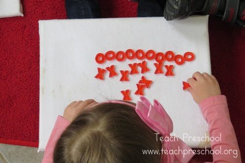 Patterning with Hugs and Kisses by Teach Preschool 